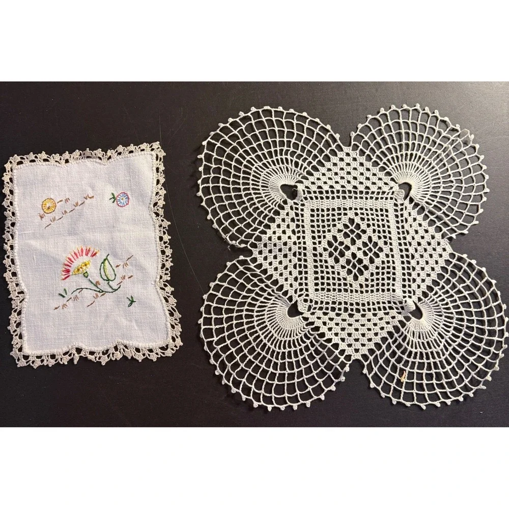 Vintage White Crochet Lace Doily and Embroidered Floral Linen Napkin Set 2pc